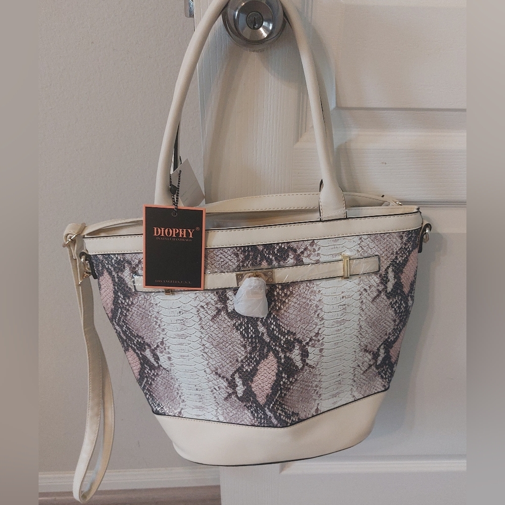 DIOPHY NWT Women's Large Faux Crocodile Print Fashion Handbag